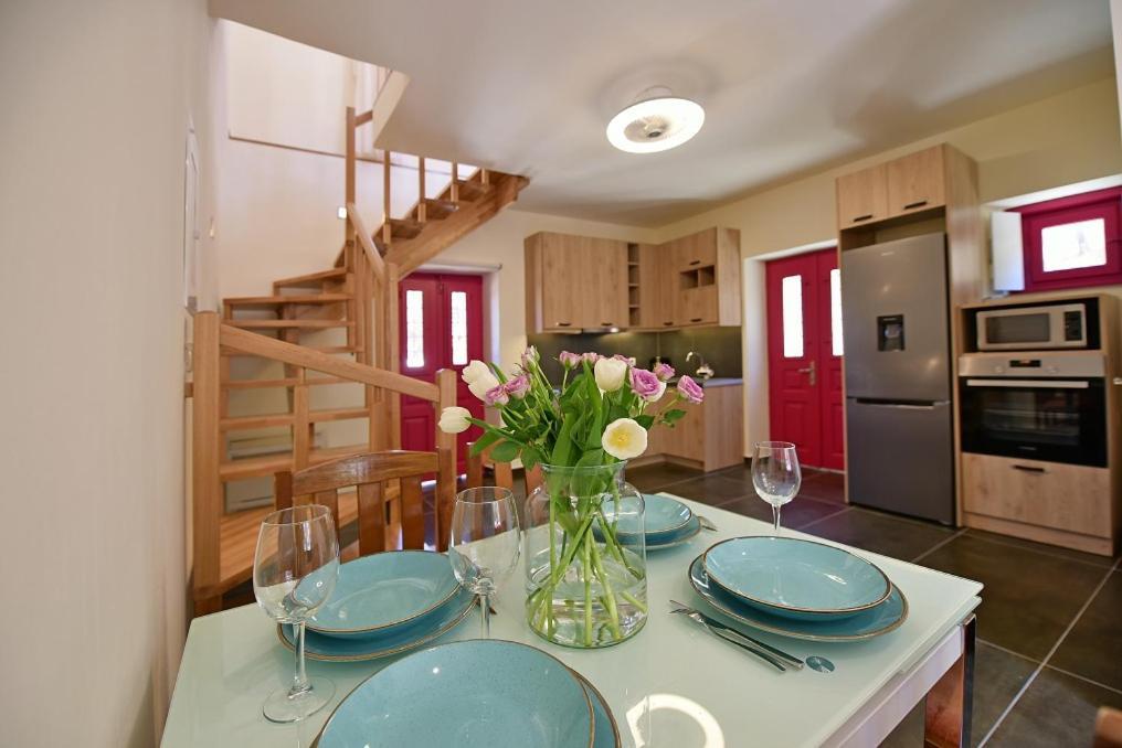Douskos Porta Rossa Apartmán