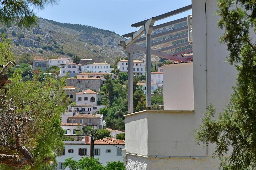Douskos Porta Rossa Hydra (Saronic Islands)