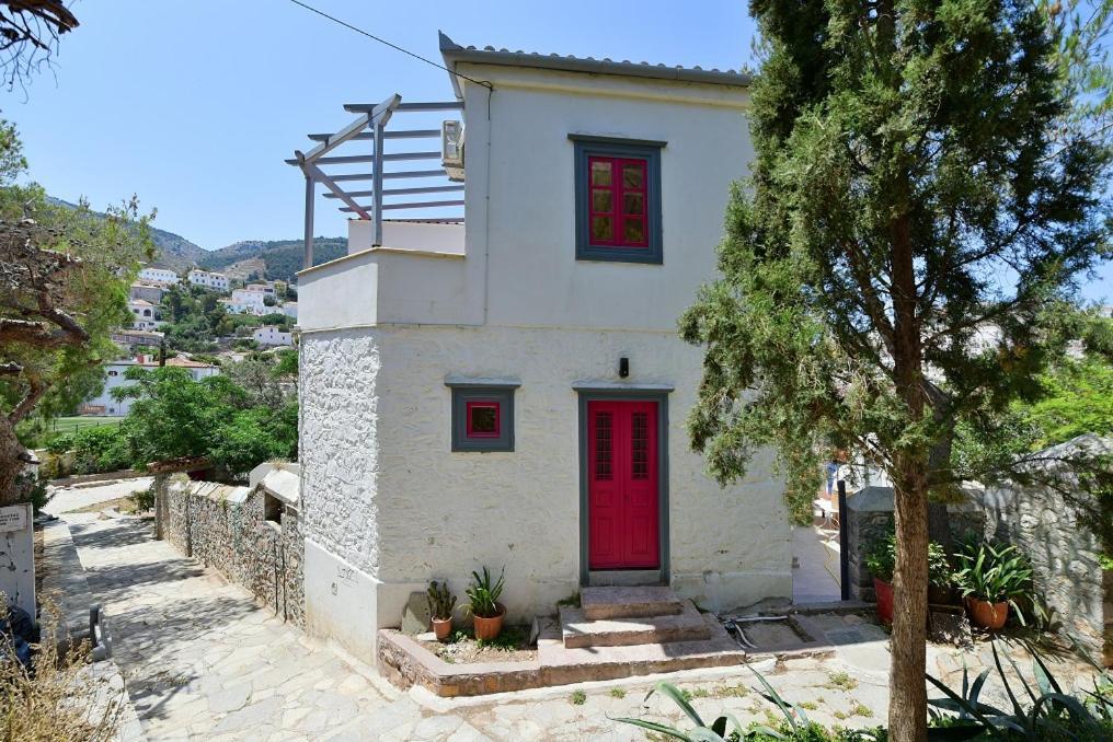 Douskos Porta Rossa Hydra (Saronic Islands)