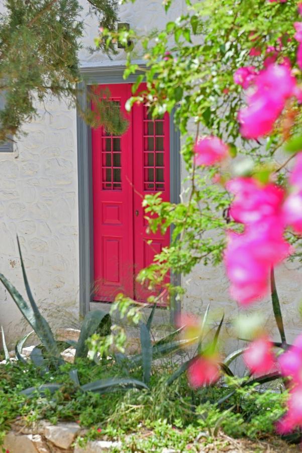 Douskos Porta Rossa * Hydra (Saronic Islands)