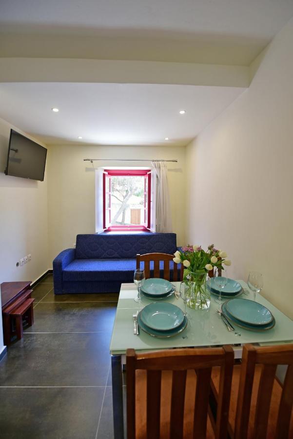 Douskos Porta Rossa Apartment